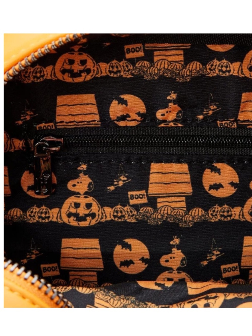 Loungefly Peanuts Great Pumpkin Snoopy Doghouse Crossbody Bag - Picture 7 of 7